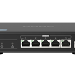 QNAP QSW-1105-5T switch No administrado Gigabit Ethernet (10/100/1000) Negro